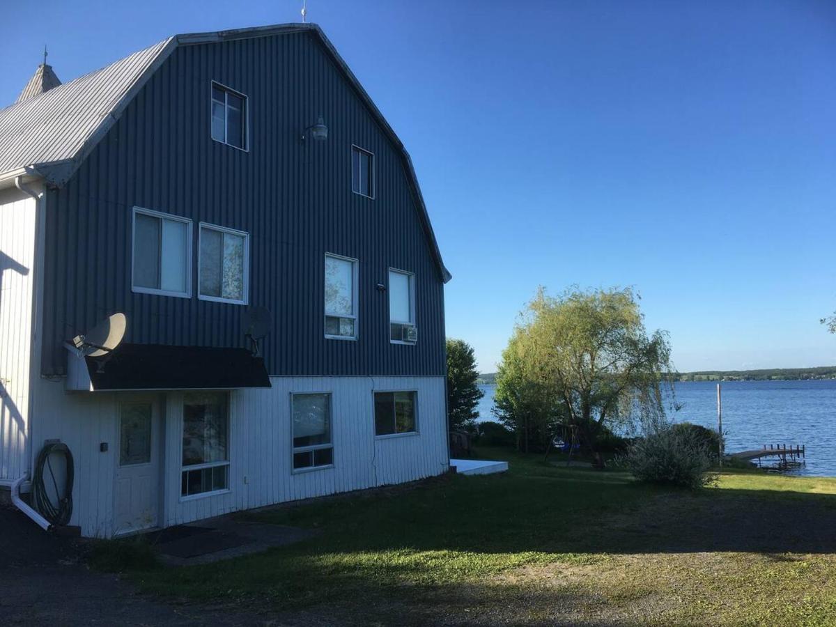 La Grange Sur Le Lac App A Et B 생로만 외부 사진