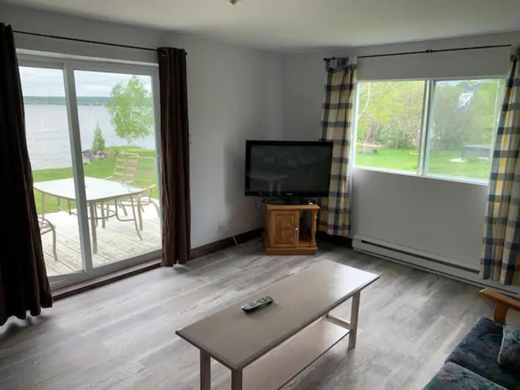 La Grange Sur Le Lac App A Et B 생로만 외부 사진